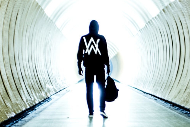 经典歌曲《Faded(女声版)》FLAC/APE/WAV无损音乐格式下载-无损音乐源