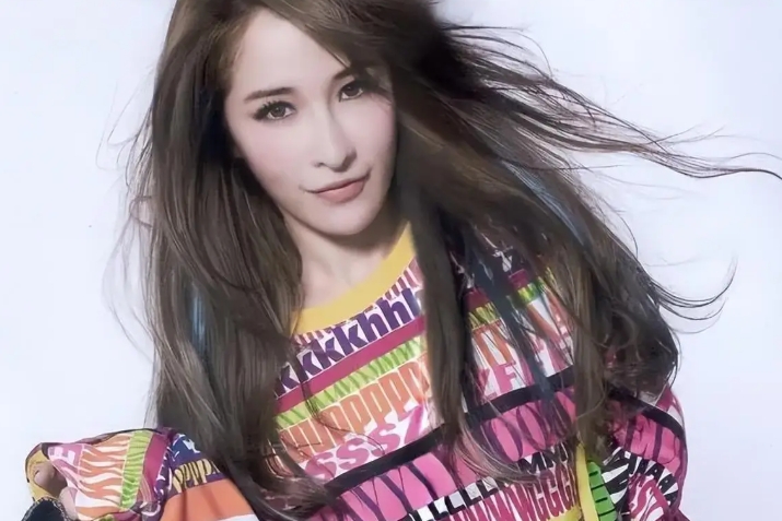 萧亚轩伤感抒情歌《最熟悉的陌生人》[FLAC格式]-无损音乐源