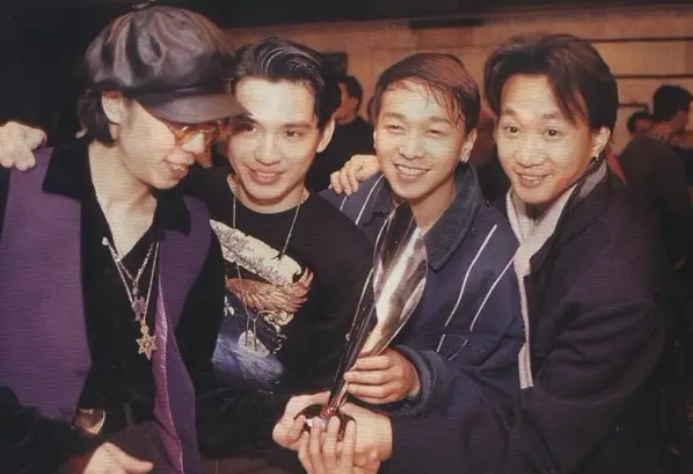 Beyond电影《学校风云》插曲《亚拉伯跳舞女郎》[FLAC格式]-无损音乐源