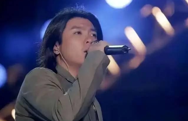 阿杜《天黑》专辑中的一首歌曲《Andy》[FLAC格式]-无损音乐源